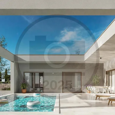 Beautiful Home In Tar * Πόρετς